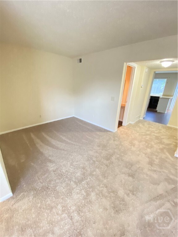 Foto del edificio - 79 Knollwood Ln