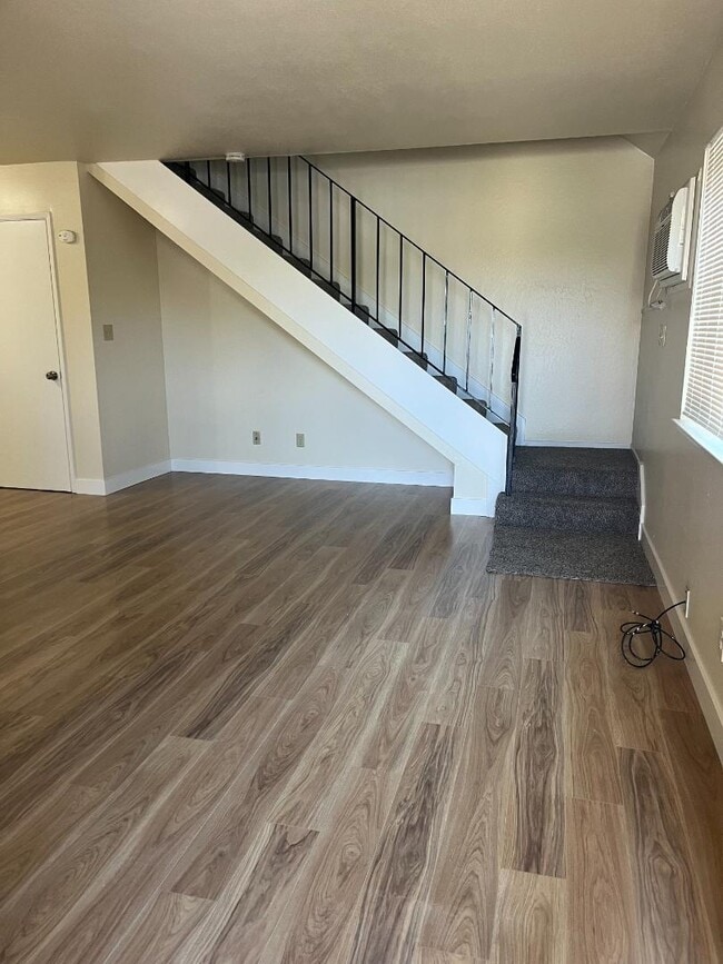 Building Photo - 1281 Juniper Dr