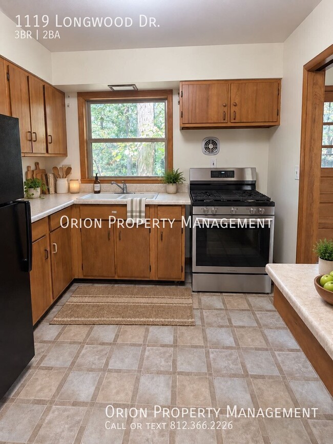 Photo - 1119 Longwood Dr- House
