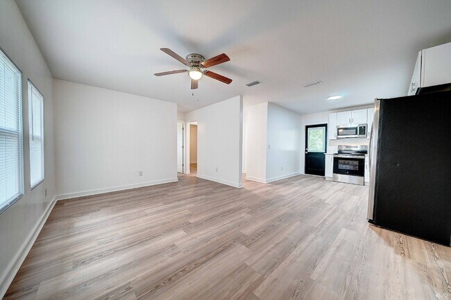 Foto del edificio - 715 W 17th St