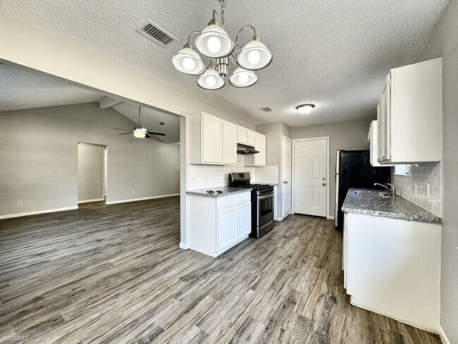 Foto del edificio - 3 br, 2 bath House - 1911 Bogatto St