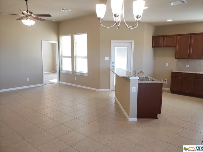 Building Photo - 7805 Hickman