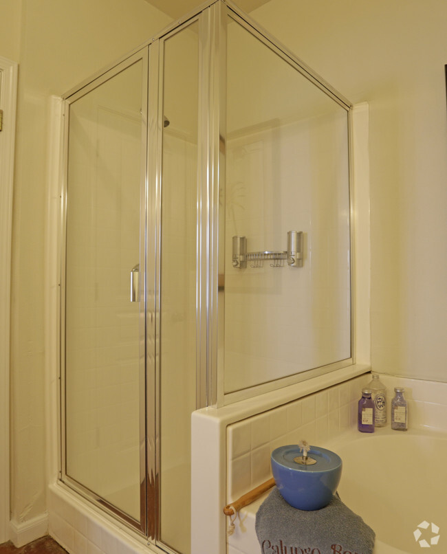 Bathroom - Calypso Bay Apartments