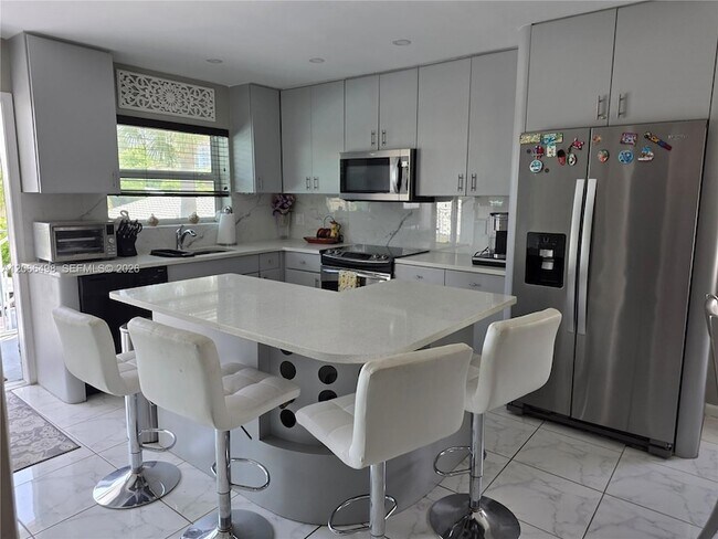 Foto del edificio - 509 Hibiscus Ave