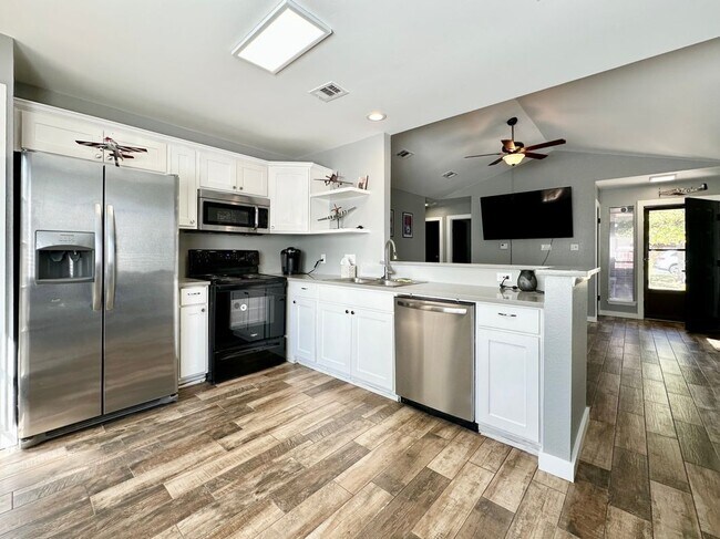Foto del edificio - 1003 Markham Ln