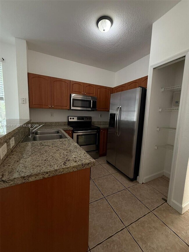Building Photo - 17640 NW 73rd Ave