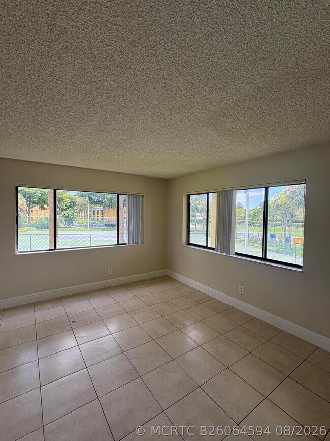 Building Photo - 1437 W Circle Dr