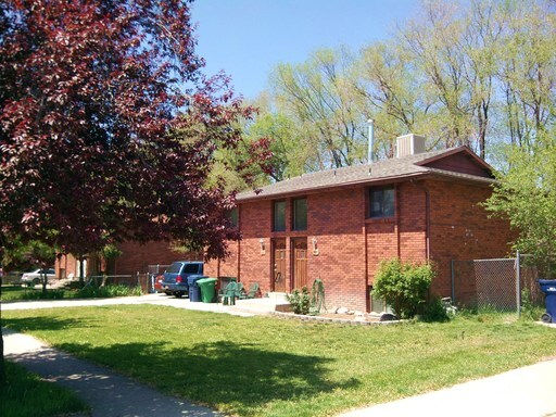 Primary Photo - 227 E Julie Anna Dr