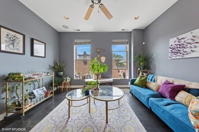 Foto del edificio - 1134 N Wolcott Ave