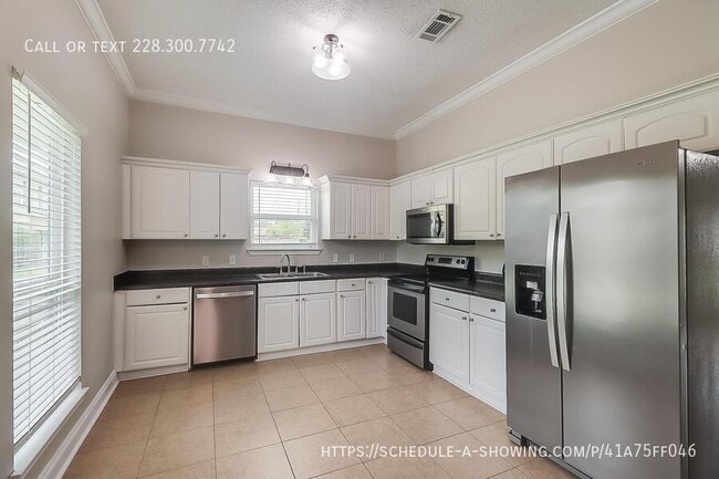 Building Photo - 410 Old Spanish Trail