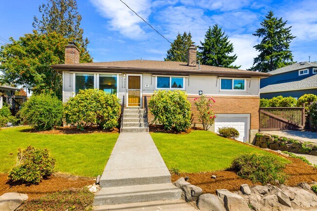 Foto del edificio - Crown Hill 3 Bedroom Daylight Basement Home
