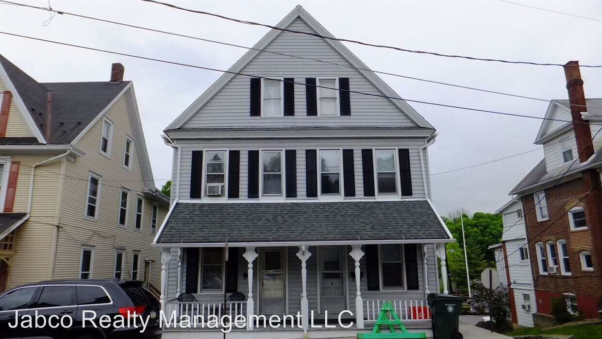 Primary Photo - 118-118 S Thomas St