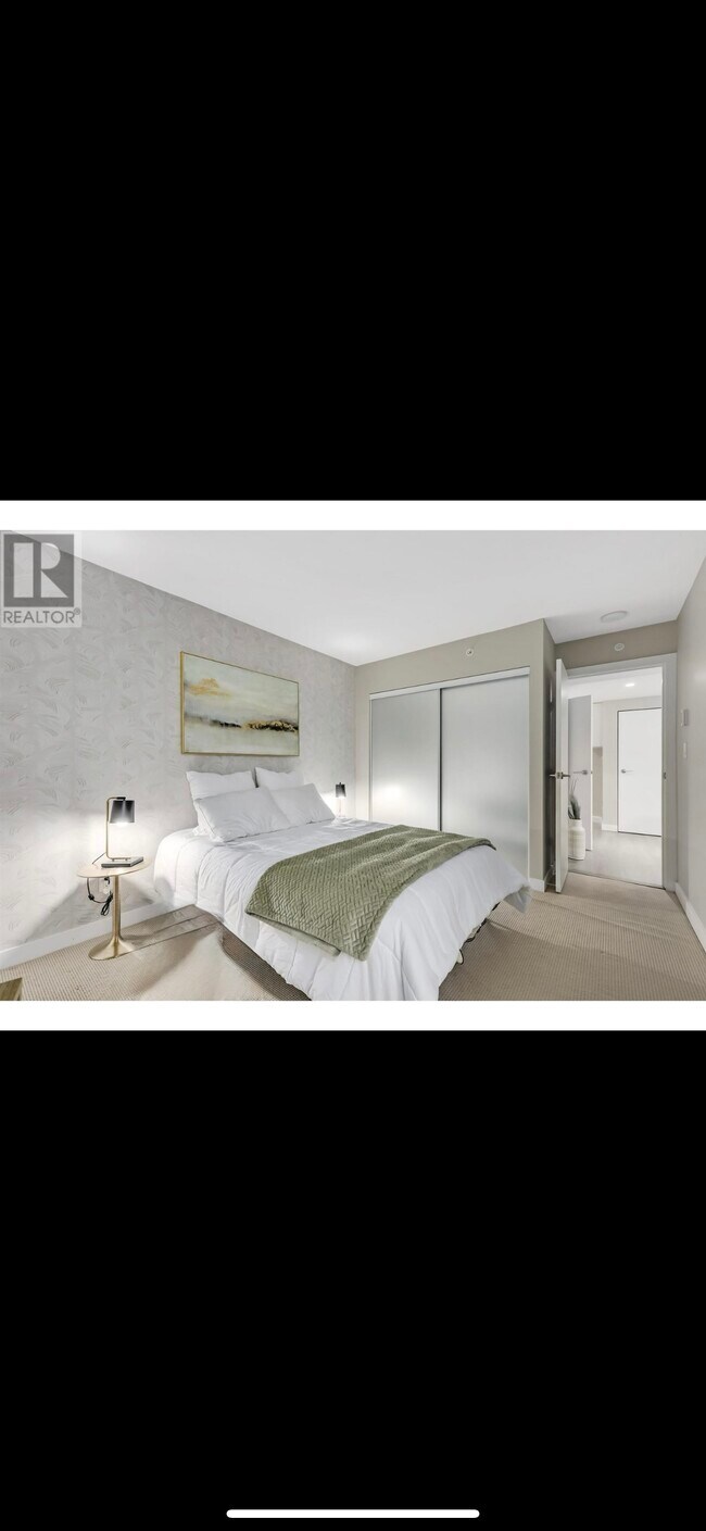 Photo du bâtiment - 488 Marine Dr SW