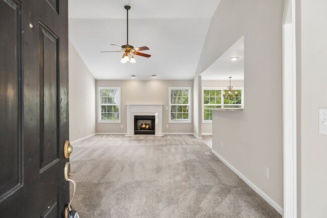 Foto del edificio - 3BR/2BA + Bonus room, home in Thompsons Station, TN
