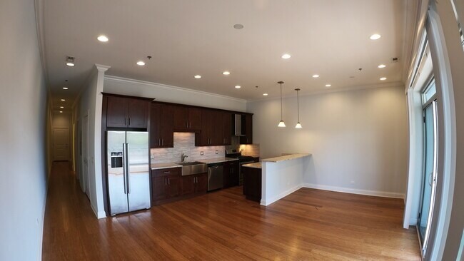 Building Photo - 1609 Warren Blvd