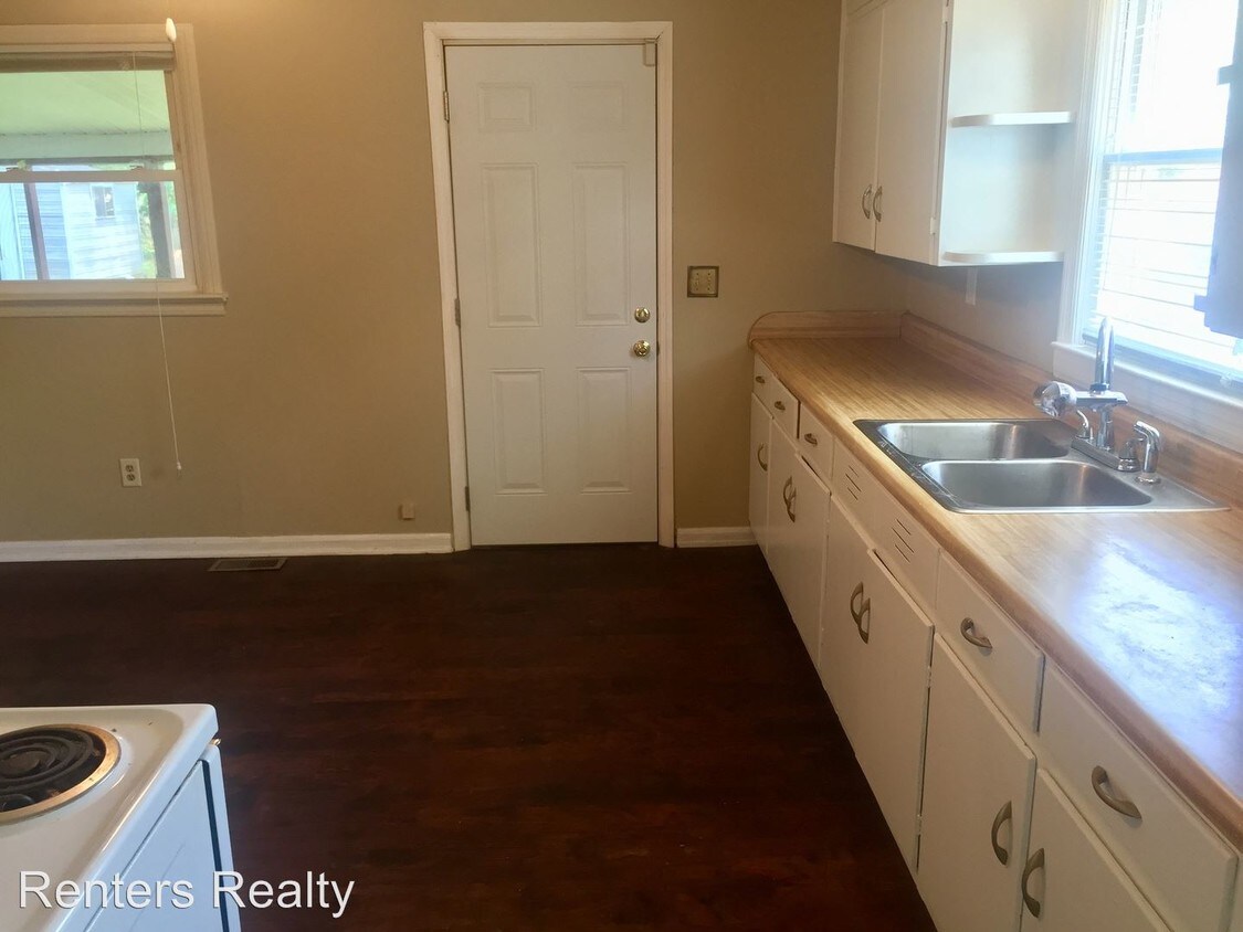Building Photo - 3 br, 1 bath House - 305 South Plymouth Rd NW