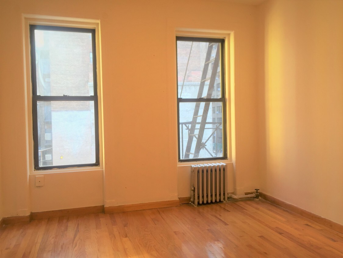 Primary Photo - 505 9th Ave