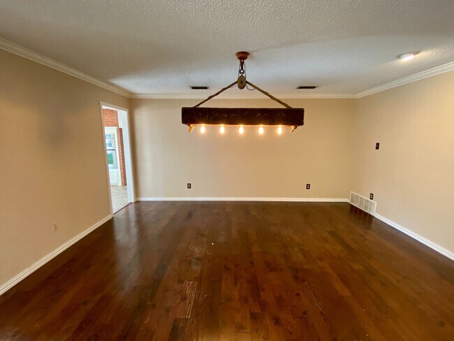 Foto del edificio - MOVE-IN SPECIAL: Spacious 3/2/2 in Woodlan...