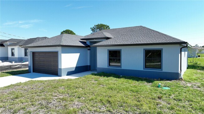 Building Photo - 319 Lancelot Ave