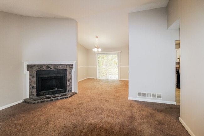 Building Photo - 481 Village Square Ct