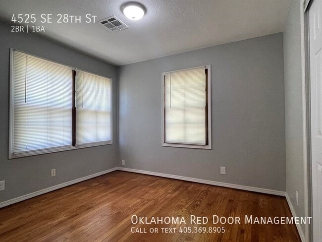 Foto del edificio - 4525 SE 28th St