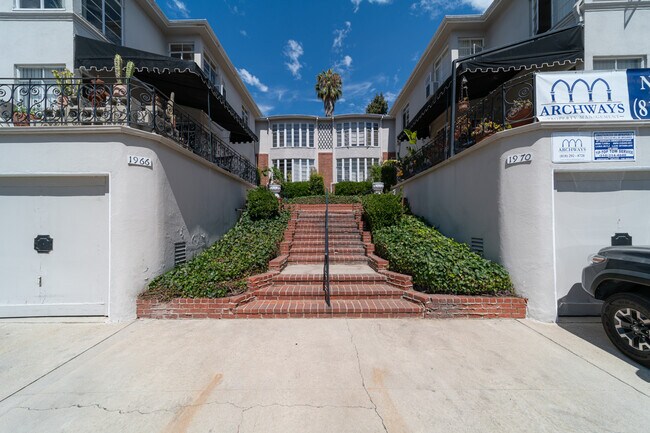 Building Photo - 1970 S Beverly Glen Blvd