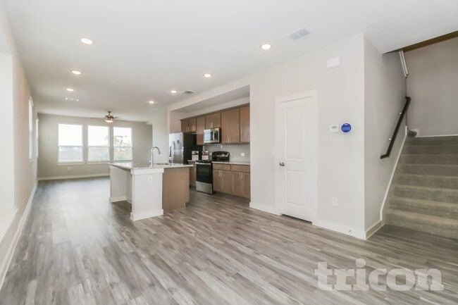 Building Photo - 609 Raglands Rd
