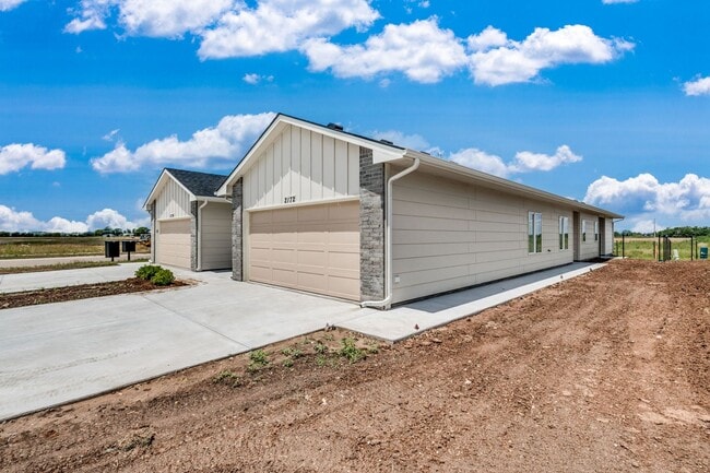 Building Photo - Area151-Kingston Plan