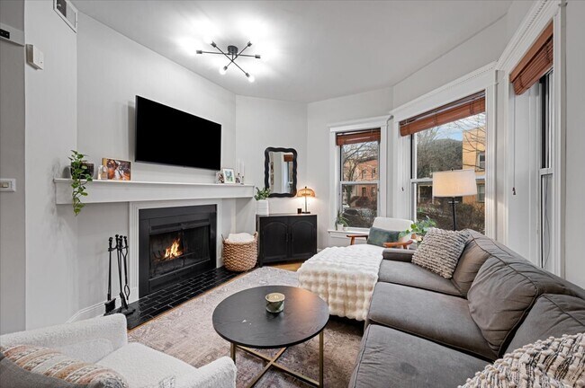 Foto del edificio - 1023 W Dakin St