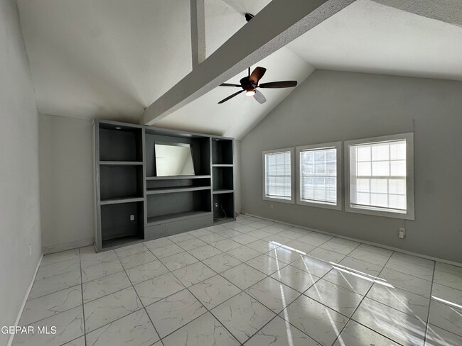 Foto del edificio - 10960 Joe Dimaggio Cir