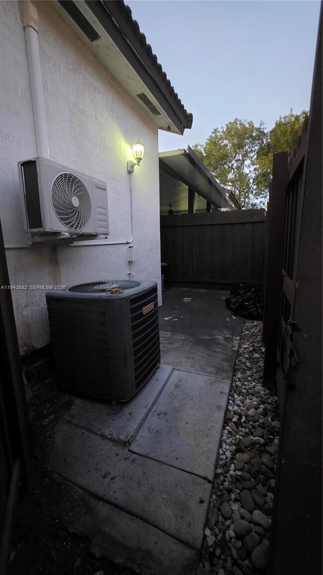 Foto del edificio - 1601 SE 17th St