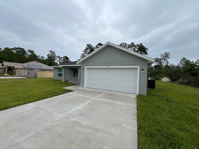 Building Photo - Available for move-in July 5th! Experience...