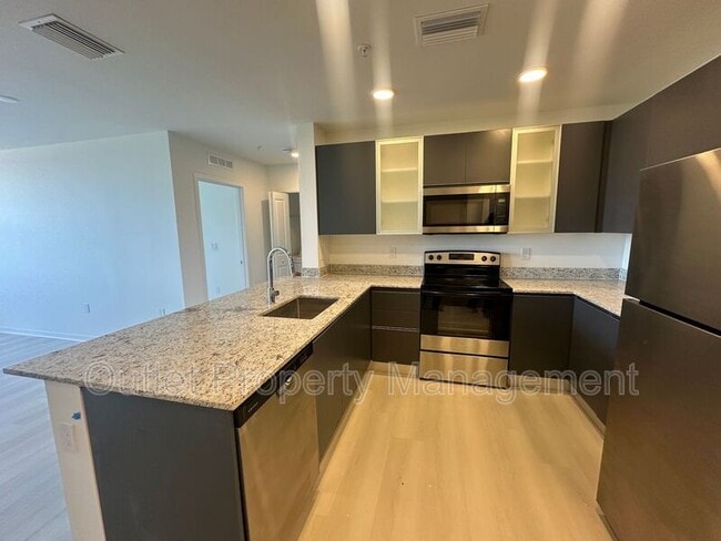 Foto del edificio - 5592 Pga Blvd