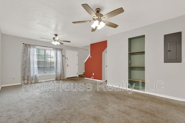Building Photo - 3267 Forest Oaks Ct