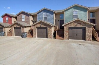 Building Photo - 1716 Thistlewood Dr