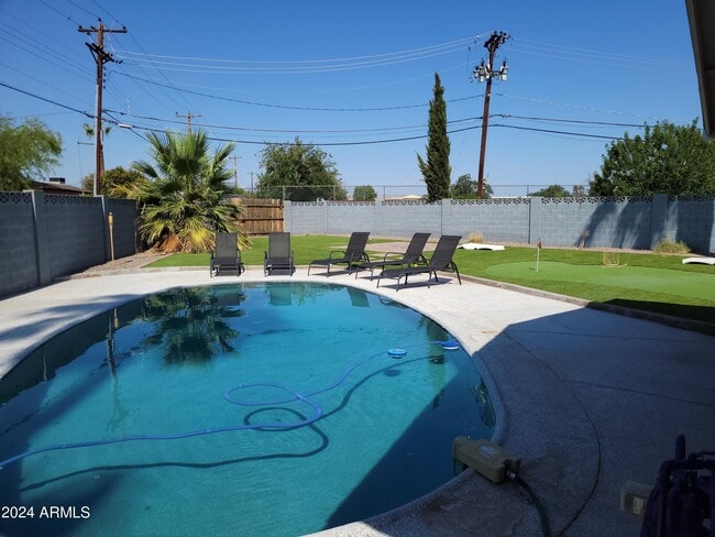 Building Photo - 8661 E Monte Vista Rd