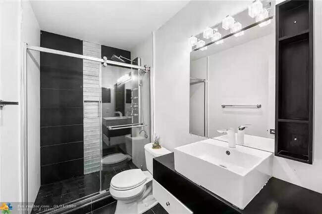 Foto del edificio - 9922 NW 65th Ct