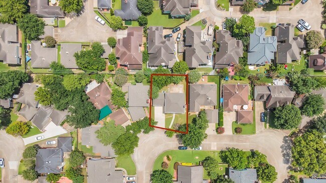 Foto del edificio - 12818 Chamberlain Dr