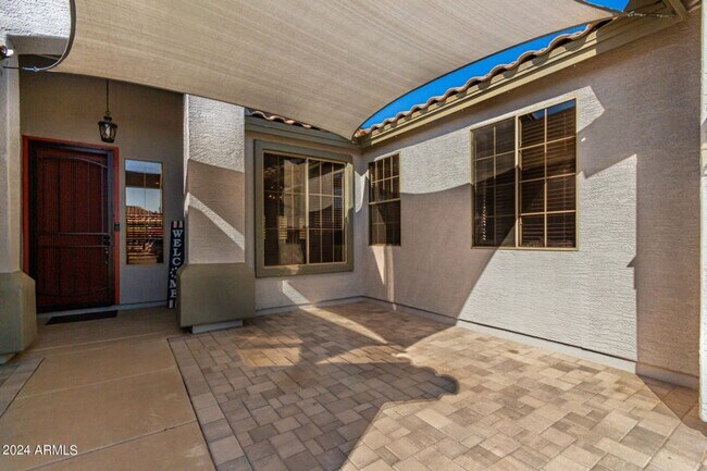 Building Photo - Beautiful 3 bedroom home in Litchfield Park!