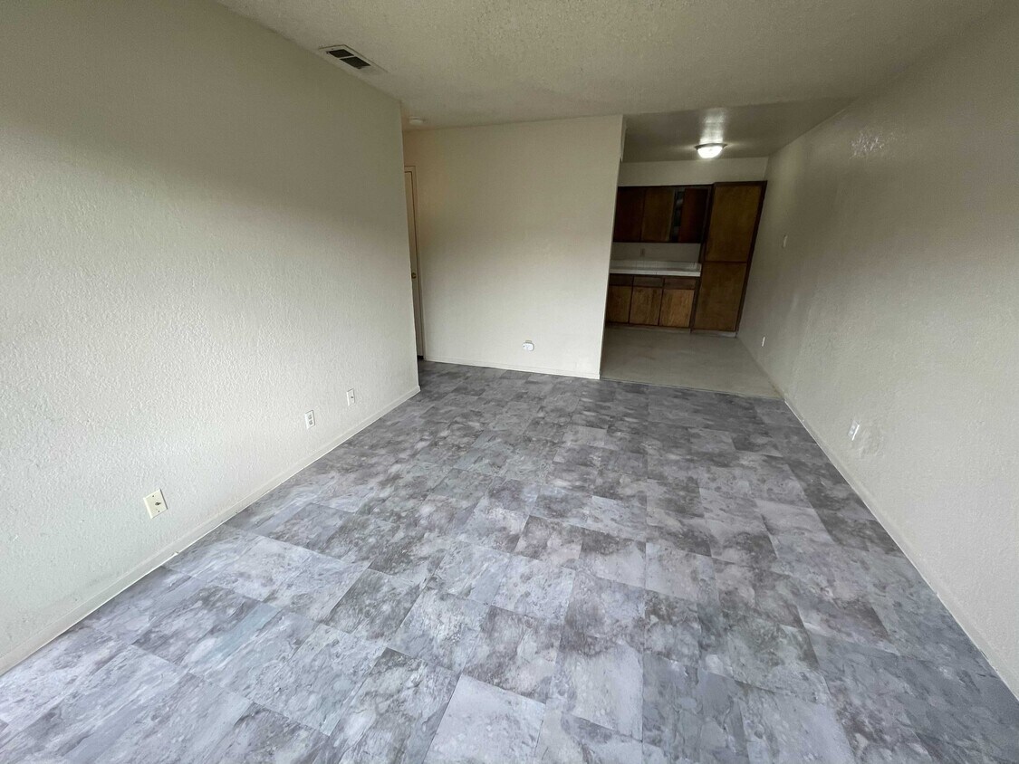 Foto principal - 3108 Denver Ave
