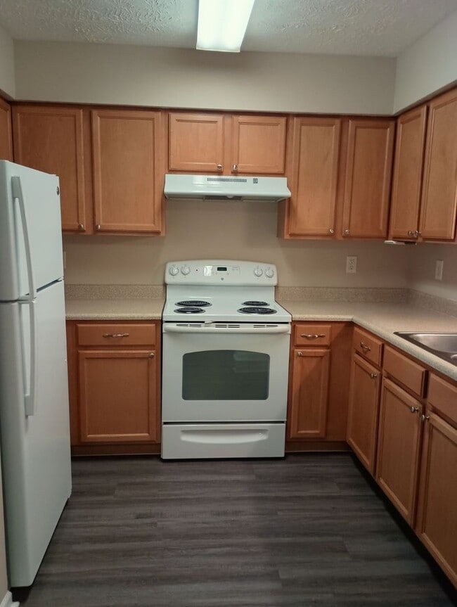 Interior Photo - 185 - COUNTRY VIEW APARTMENTS