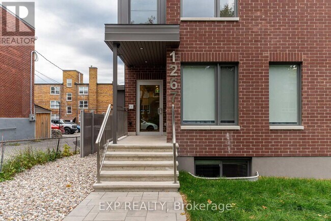 Photo du bâtiment - 1267 Summerville Ave