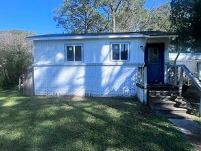 Building Photo - 1302 Shore Acres Dr