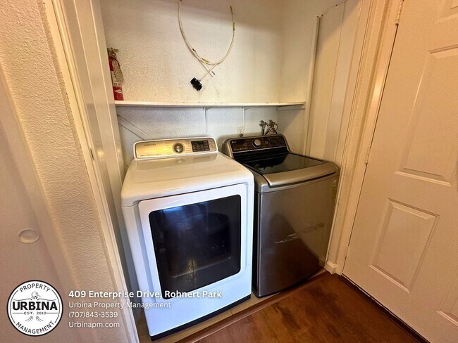 Foto del edificio - Move-In Ready Rohnert Park Condo with Pool...