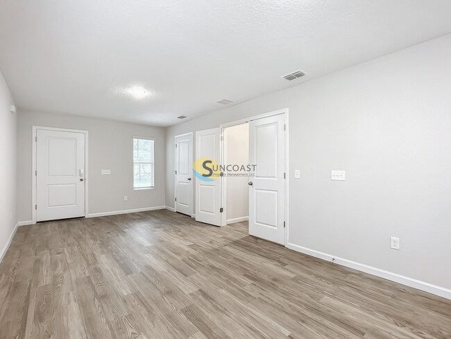 Building Photo - 6145 Delmar Pl