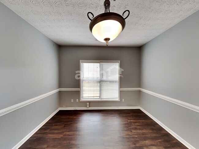 Foto del edificio - 3208 Milstead Walk Way