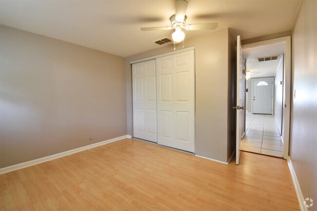 Building Photo - 639 Dogwood Ct