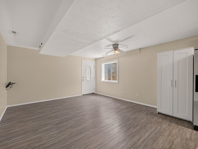 Building Photo - 949 W 1800 N