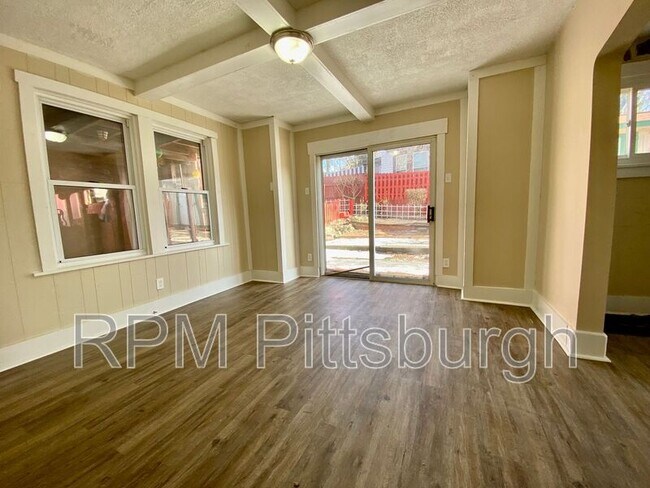 Foto del edificio - 107 Elmont St