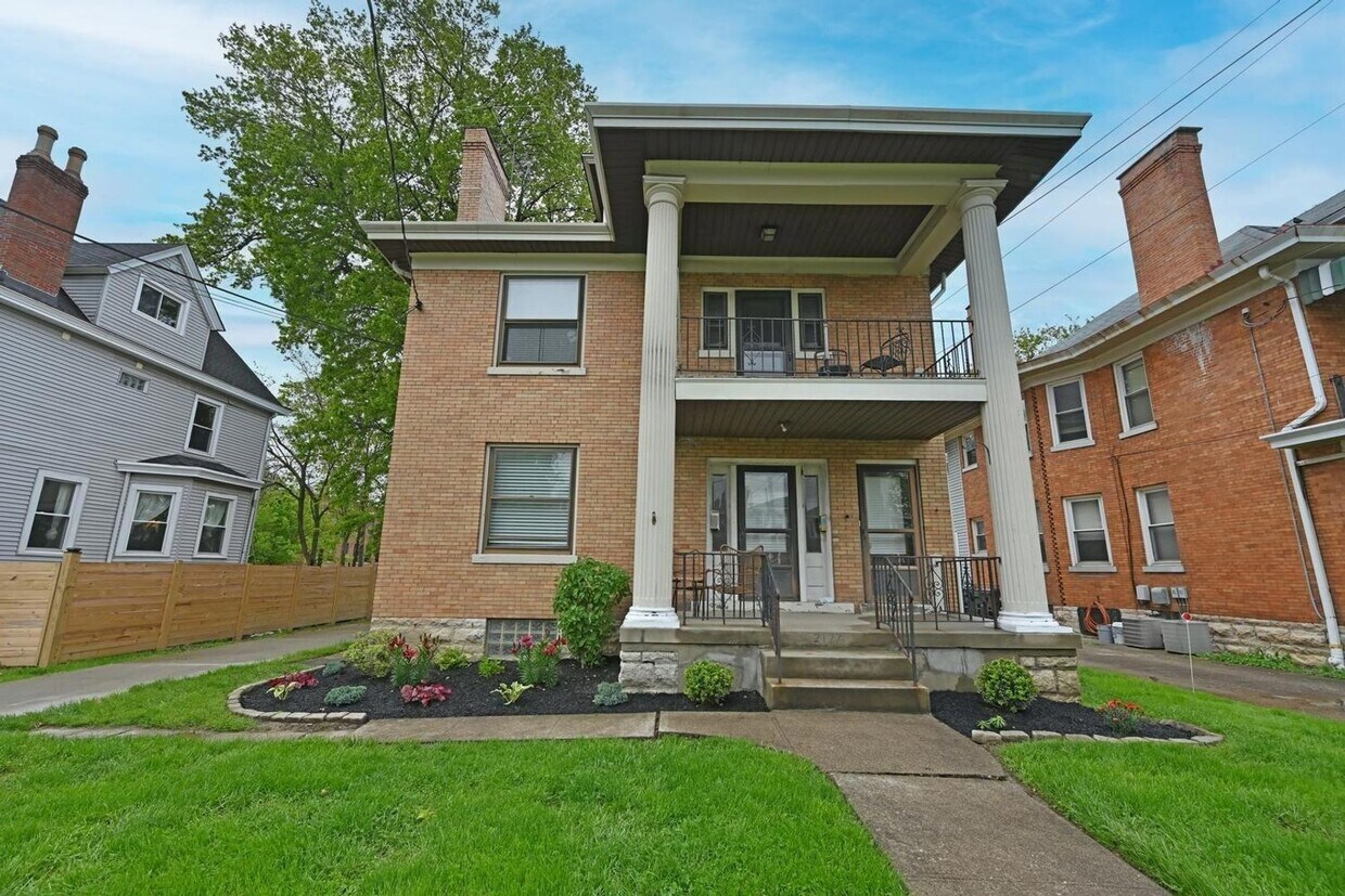 Primary Photo - 2127 Slane Ave